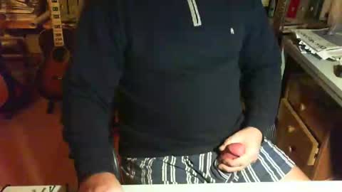 Snapshot of greyhounddog chatting on January 11, 8:43 pm greyhounddog online show from January 11, 8:43 pm