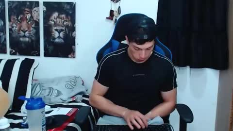 griego01 online show from March 2, 3:24 am