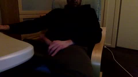 grneyez1111111 online show from July 8, 12:25 am