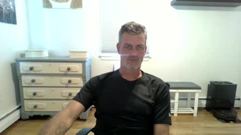 gudguy2025 online show from June 14, 2:41 pm