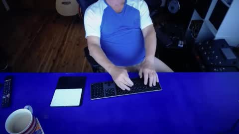 guesswhatigot2 online show from March 11, 6:30 am