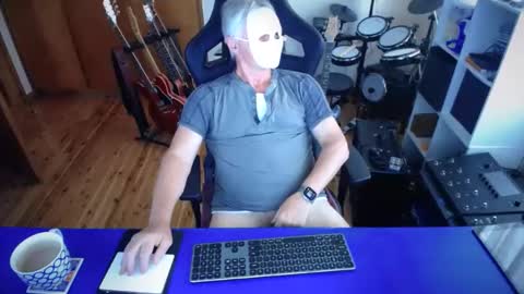 guesswhatigot2 online show from February 28, 7:05 am