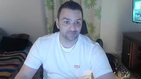 guillaume666286050 online show from April 4, 7:26 am