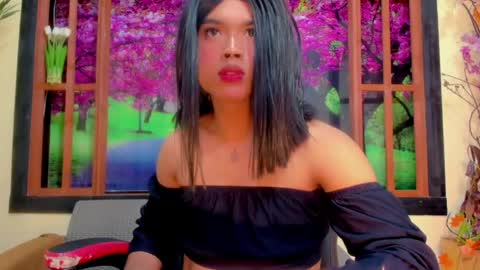 guinevere_lux online show from May 20, 1:06 pm