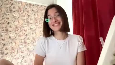 Lara online show from June 29, 8:11 am