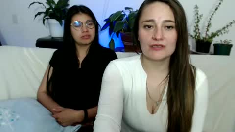 Snapshot of gumball_room chatting on February 11, 4:44 am Vane blonde and Hazell black hair online show from February 11, 4:44 am