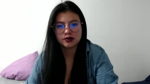 Snapshot of gumball_room chatting on October 14, 3:26 pm Vane blonde and Hazell black hair online show from October 14, 3:26 pm