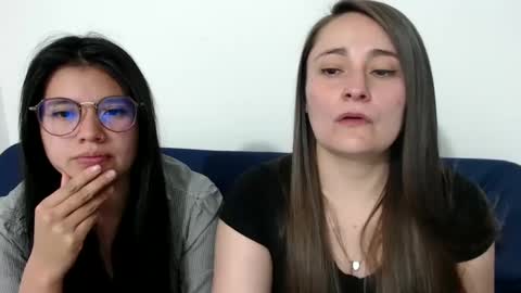 Snapshot of gumball_room chatting on September 11, 11:50 pm Vane blonde and Hazell black hair online show from September 11, 11:50 pm