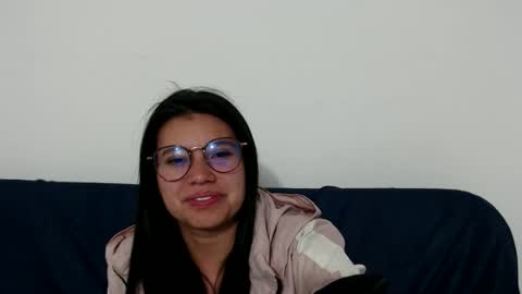 Snapshot of gumball_room chatting on September 16, 7:28 pm Vane blonde and Hazell black hair online show from September 16, 7:28 pm