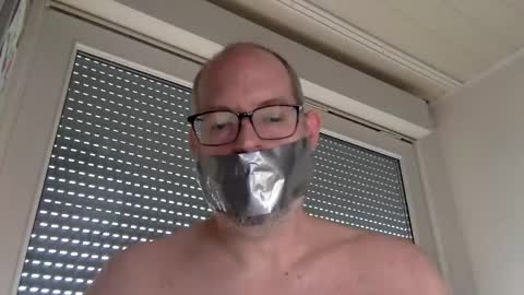 gummicasual online show from February 25, 12:49 pm