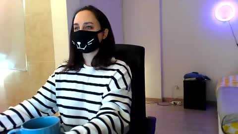 GummyPeach online show from December 9, 2:28 pm