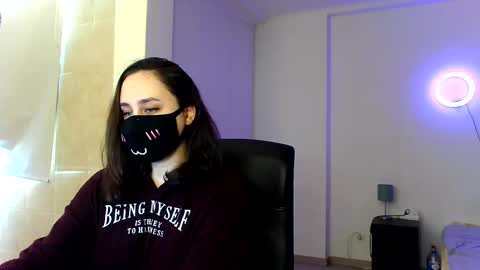 GummyPeach online show from December 20, 11:43 am