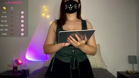 GummyPeach online show from February 5, 4:14 pm