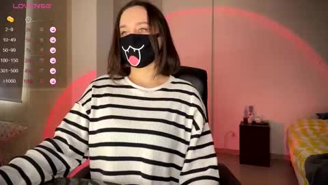 GummyPeach online show from February 17, 1:11 pm