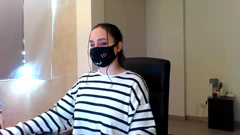 GummyPeach online show from January 18, 12:26 pm