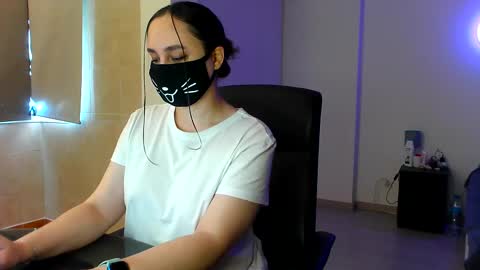 GummyPeach online show from January 2, 9:54 am