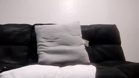 Snapshot of guts_san chatting on December 2, 2:13 am guts_san online show from December 2, 2:13 am