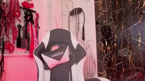 Miss online show from September 26, 12:57 pm