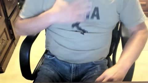 Guy online show from December 19, 1:39 pm