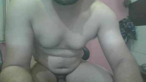 guywith85mm online show from December 28, 11:19 am
