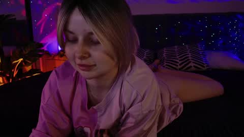 gwenhilton online show from January 8, 5:16 am