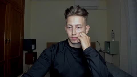 Oliver online show from February 28, 9:12 pm