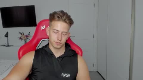 Oliver online show from October 11, 4:10 pm