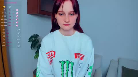 Kelly  Lilly online show from October 4, 7:11 pm