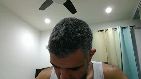 h0nest84 online show from December 15, 12:06 am