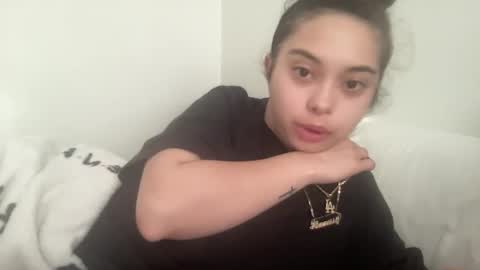 h3nnynlace online show from March 1, 5:17 pm