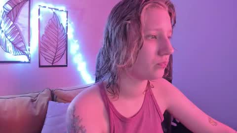 Hailey online show from December 5, 10:14 am