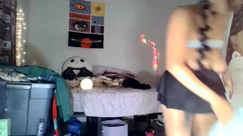  Hailey  online show from January 29, 10:05 am