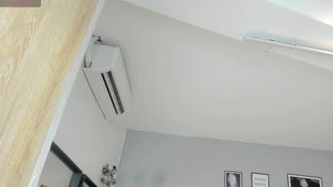 haileystonei online show from January 13, 11:18 am