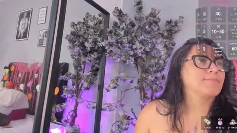 haileystonei online show from October 17, 11:47 am