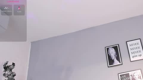 haileystonei online show from November 25, 11:20 am