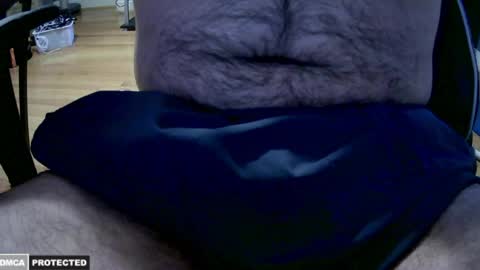 hairyuncut1705 online show from May 1, 10:59 pm