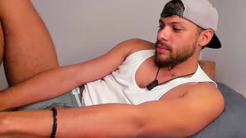 Independent       model  online show from June 7, 12:38 am