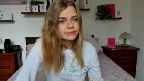 Snapshot of haleyreedme chatting on September 26, 9:50 am Haley online show from September 26, 9:50 am