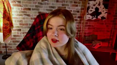 Snapshot of haleysun chatting on October 22, 2:08 pm HaleySun online show from October 22, 2:08 pm
