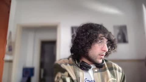 Snapshot of halfblood18 chatting on October 29, 3:03 pm halfblood18 online show from October 29, 3:03 pm