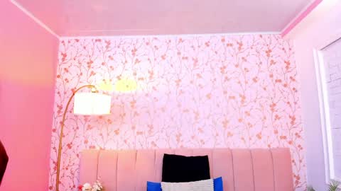 Halley Lorens online show from June 3, 7:19 pm
