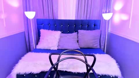 Halls Red online show from December 19, 9:49 pm