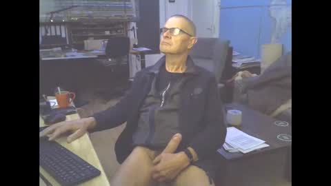 Prefer men 80 online show from December 19, 9:16 pm