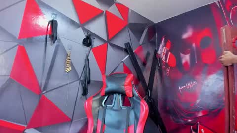 Hana and Zeta online show from October 15, 1:01 pm