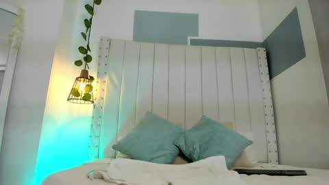 hanah_gray online show from April 1, 11:11 am