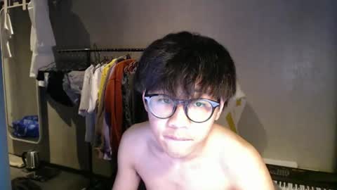 handsome_mannn online show from May 4, 9:21 pm