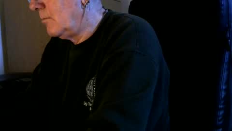 Snapshot of handz2 chatting on January 15, 10:59 am handz2 online show from January 15, 10:59 am
