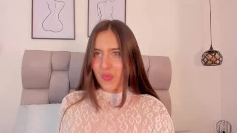 hanna__evans_ online show from September 28, 3:10 pm