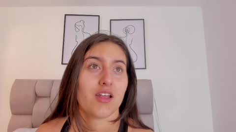 hanna__evans_ online show from September 11, 11:55 am