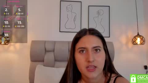 hanna__evans_ online show from May 17, 11:30 am